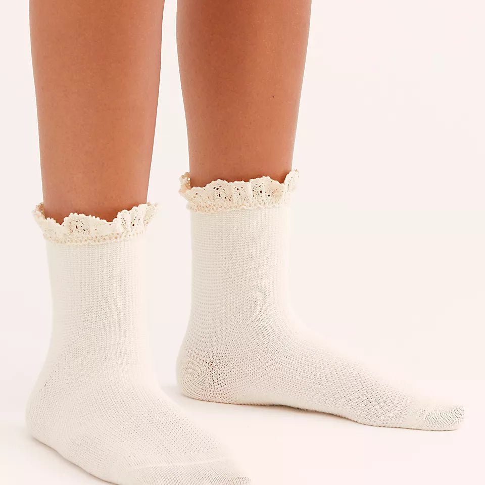 BELOVED WAFFLE KNIT SOCKS white FREE PEOPLE